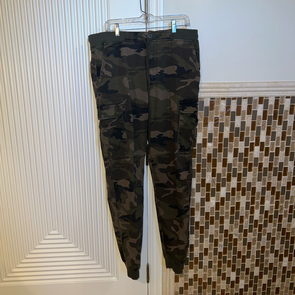 Authentic Men’s Victorious Sweatpants
